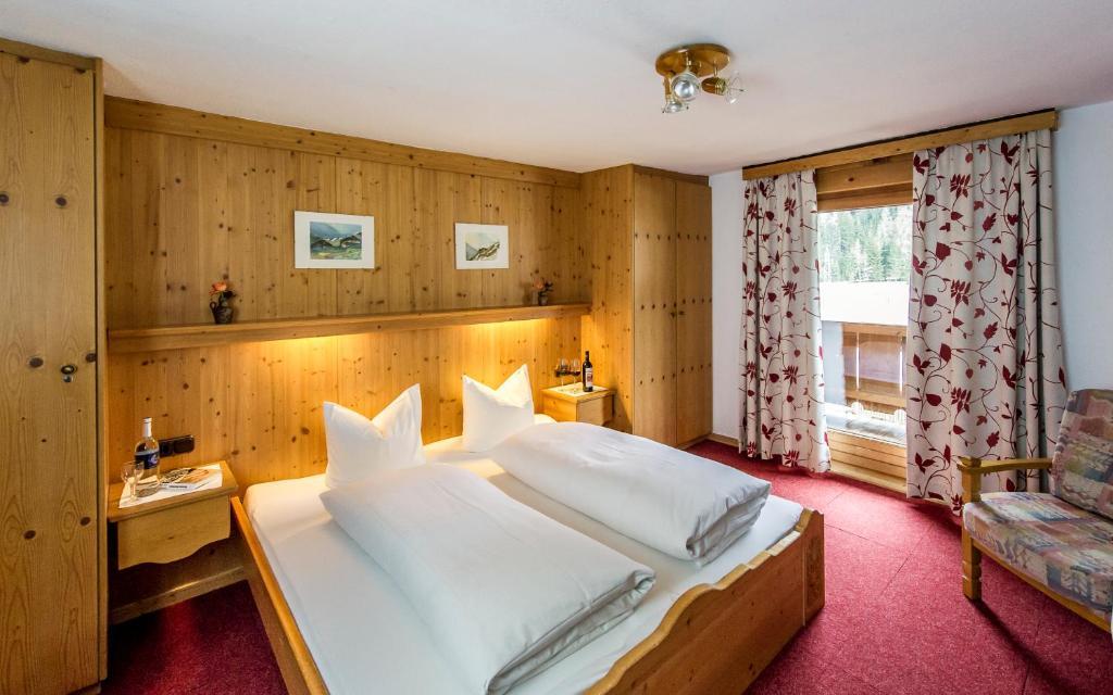 Alpengasthof Zollwirt Sankt Jakob in Defereggen Kamer foto