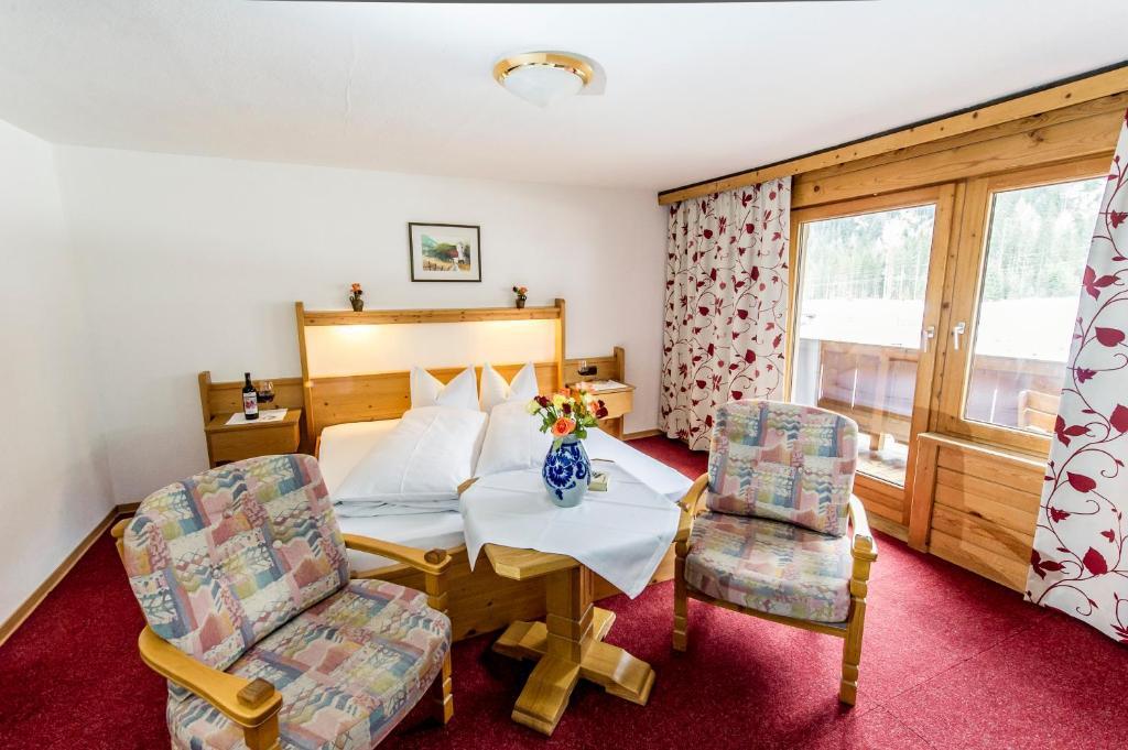 Alpengasthof Zollwirt Sankt Jakob in Defereggen Kamer foto